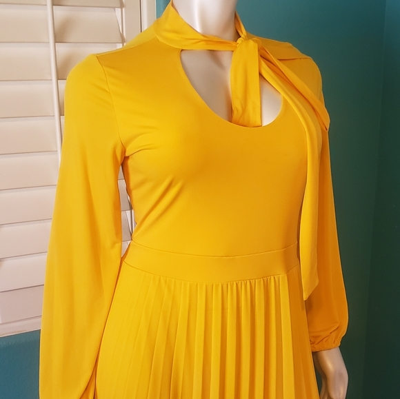 Yellow Dress Size 3X - Picture 4 of 5